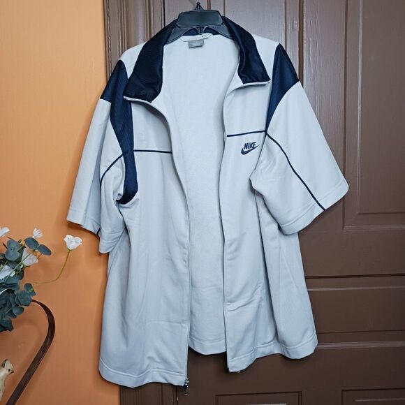 Vintage Nike Men's size L Basketball Warm Up Shirt - Picture 2 of 12